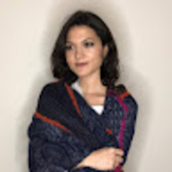 Meet your Posher, Adriana - Picture 1 of 1
